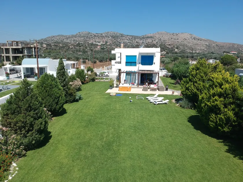 Seascape Villa - Image 1