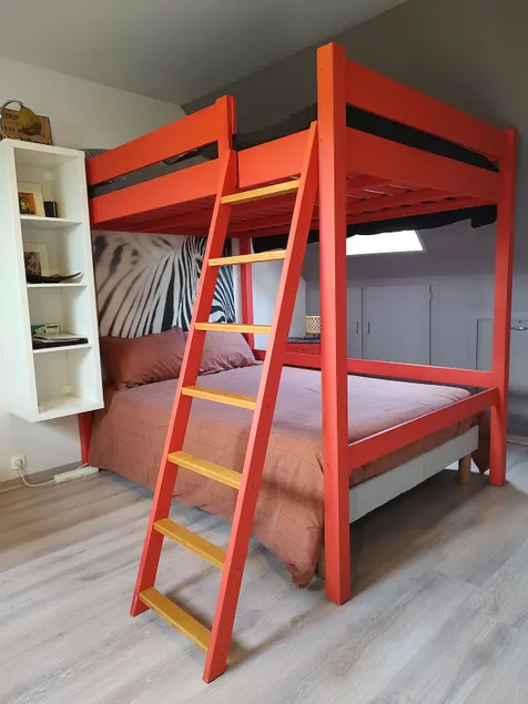 Studio in a townhouse - Image 1