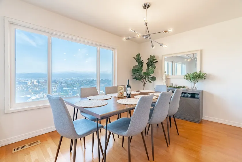 Spacious 4BR Home w/ Stunning Views Near SF - Image 1