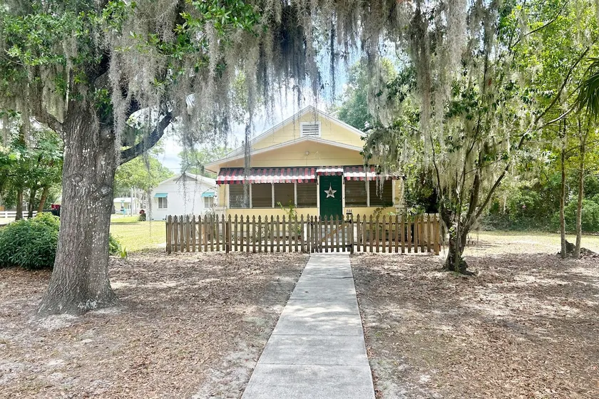 Historic! Ladybug Bungalow in Downtown Mt. Dora - Image 1