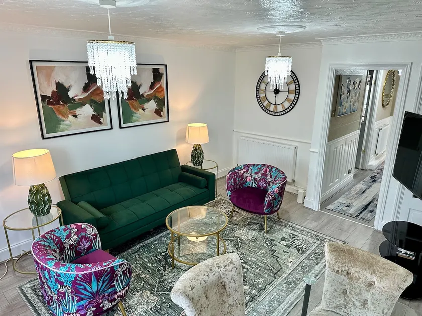 2 BR Home near City Airport/Excel/O2& FREE Parking - Image 1