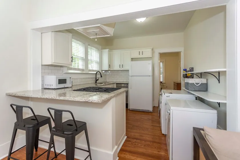 Quiet Forest Park Apartment - Image 1