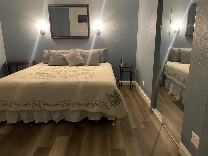 One Bedroom Studio Apartment - Image 1