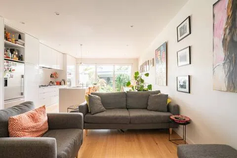 Lovely renovated Victorian terrace. 3 bed, 2 bath. - Image 1