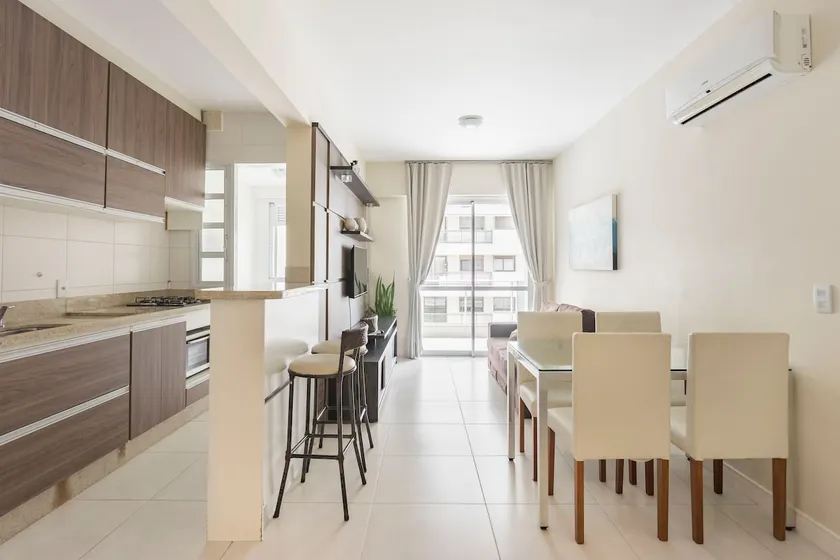 Comfortable apartment in Floripa on the way to the beaches. - Image 1