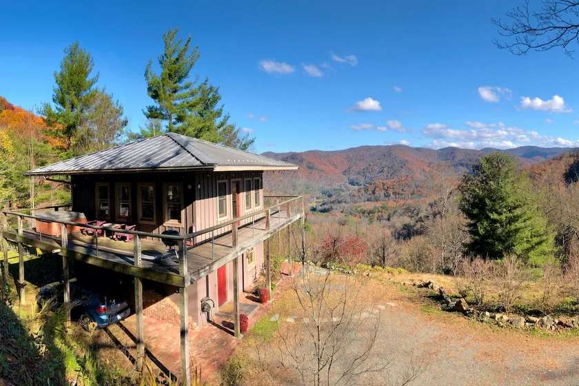 Sunrise Lookout Mountaintop Home - Image 1