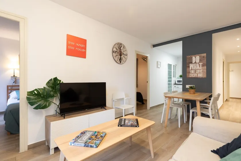 Contemporary Apt. Near Camp Nou & Fira Barcelona - Image 1