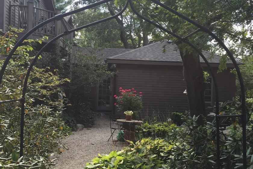 Carriage House Guest Suite - Image 1