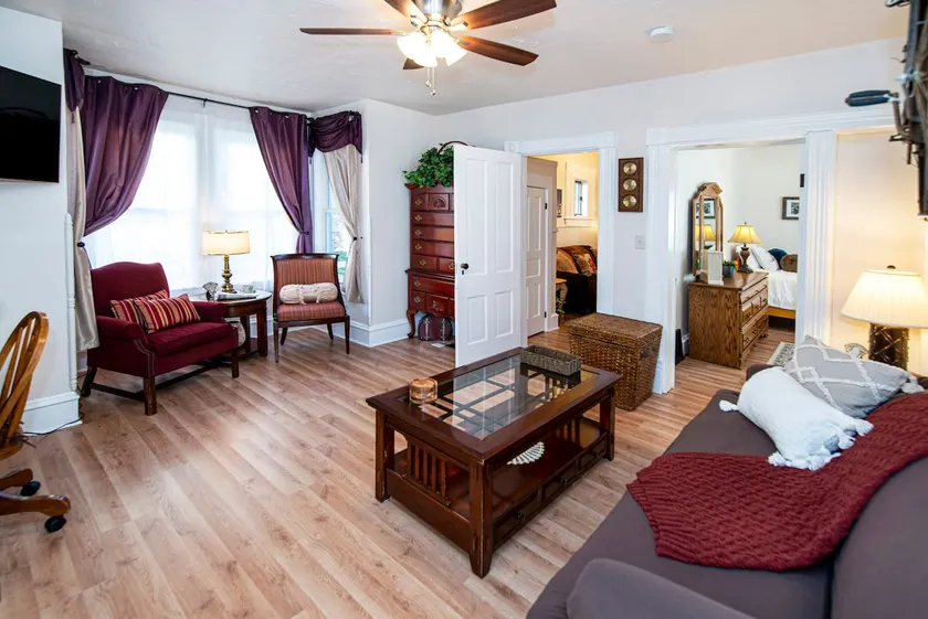 Family-Friendly, Near by Holy Hill, Golf, Skiing - Image 1