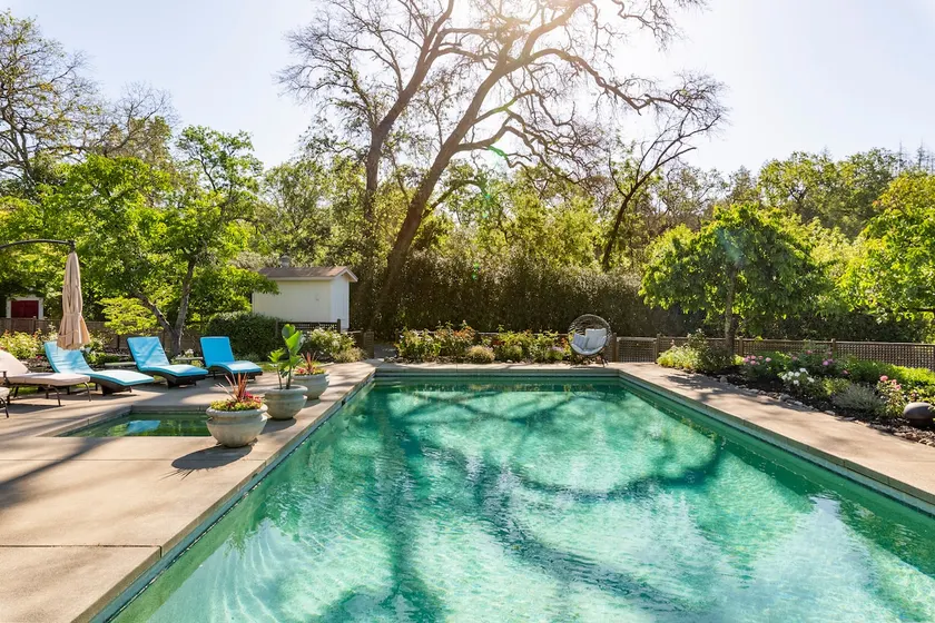The Estate House at Zoella Vineyard. Pool & Spa! - Image 1