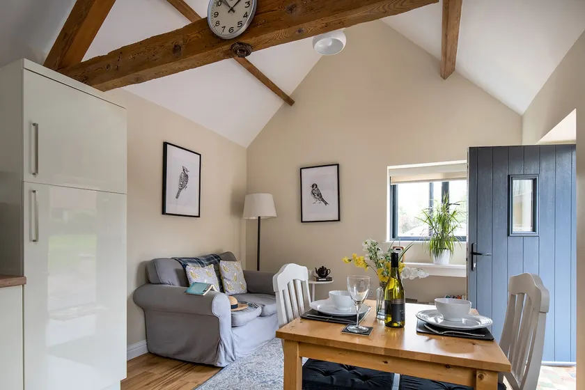 Edge of Town barn conversion, Kenilworth, sleeps 2 - Image 1