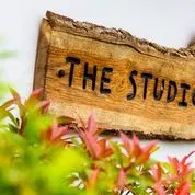 Self contained studio close to Kennet & Avon Canal - Image 1