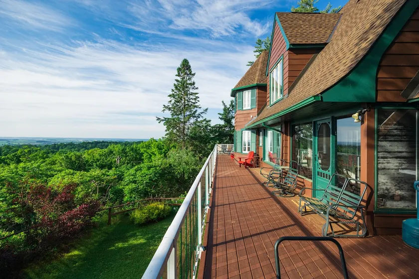 Far Horizons Luxury Vacation Home - Image 1