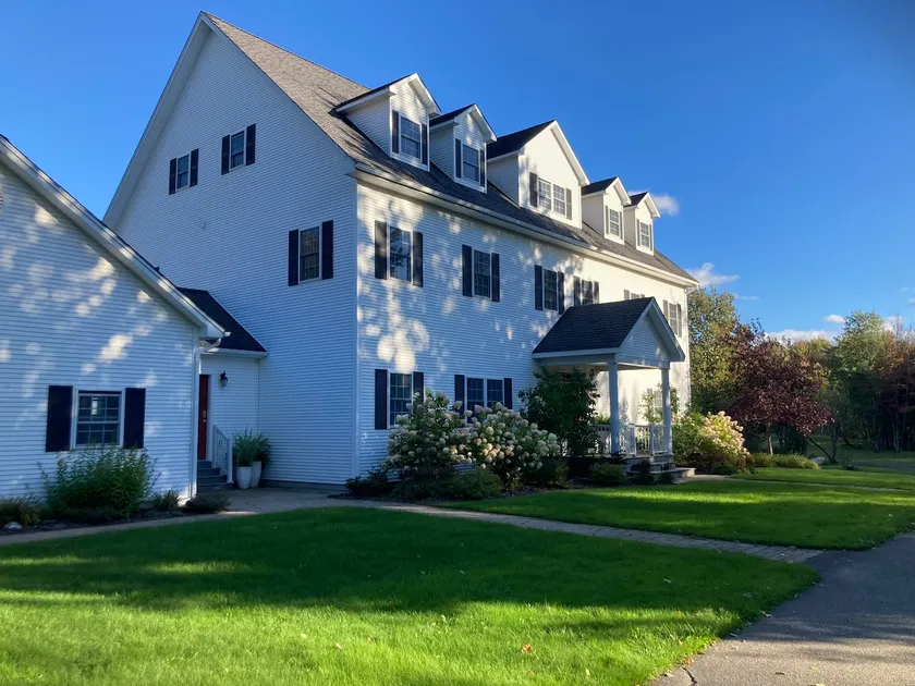 The Country Home - 166 acre estate, Ski, VAST - Image 1