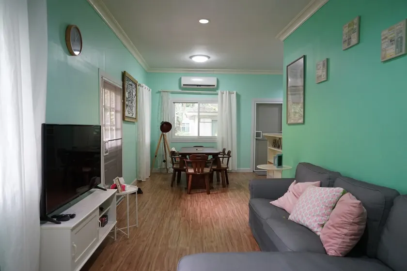 Cosy 3 Bedroom House in Peaceful Garden - Image 1