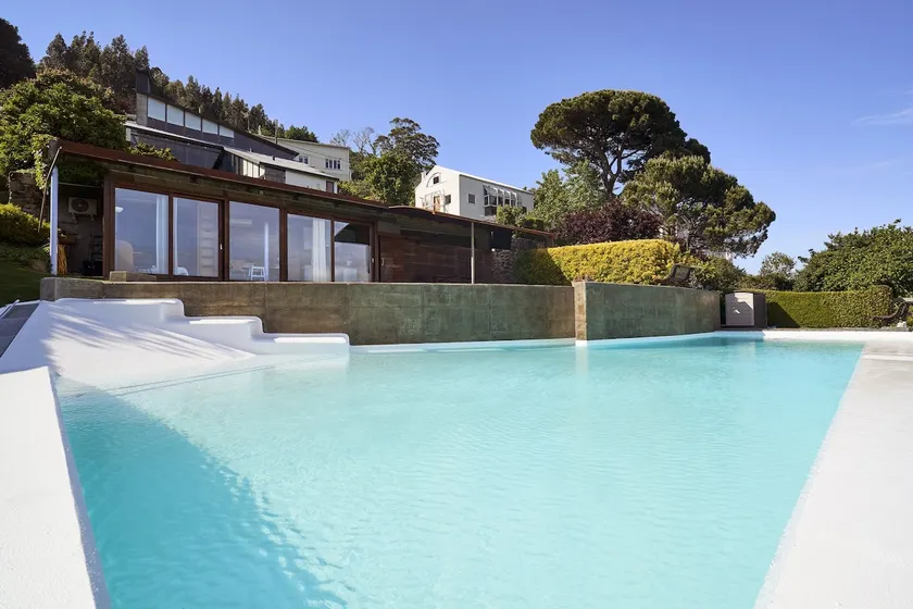 Apartment with a pool and excellent views - Image 1