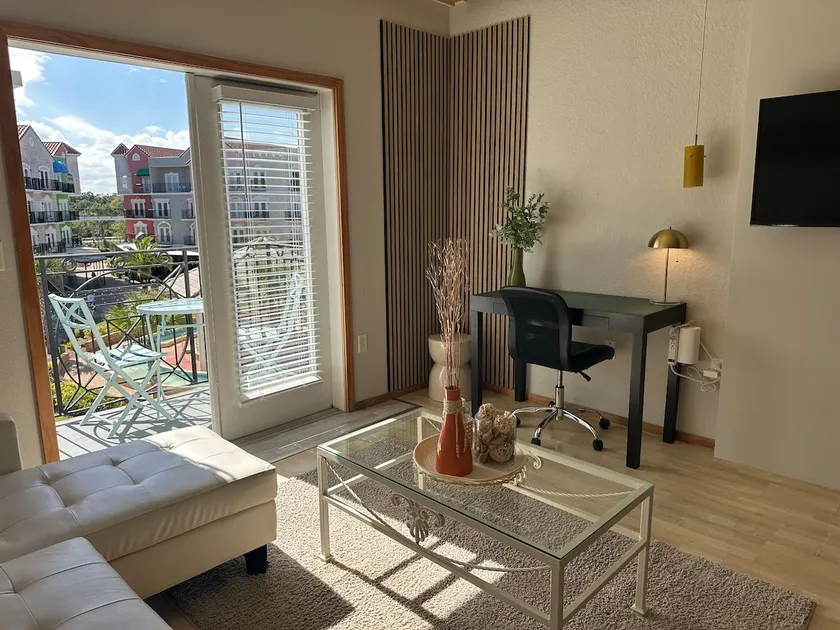 Charming King Suite Condo with Balcony – European Vibes for Your Beach Escape! - Image 1