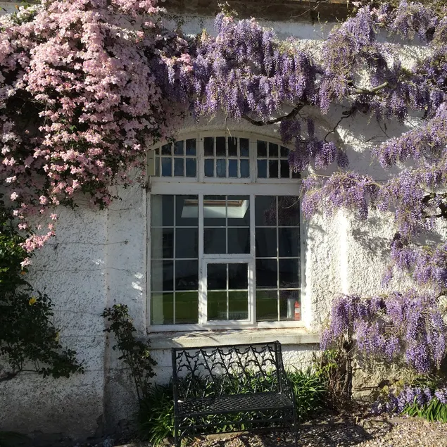 Escape to Garden Haybarn Loft in Georgian Estate Stay - Image 1