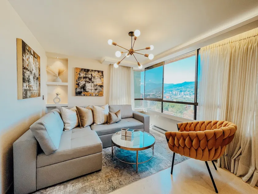 Chic 1BR by Oviedo Mall • Prime Location - Image 1