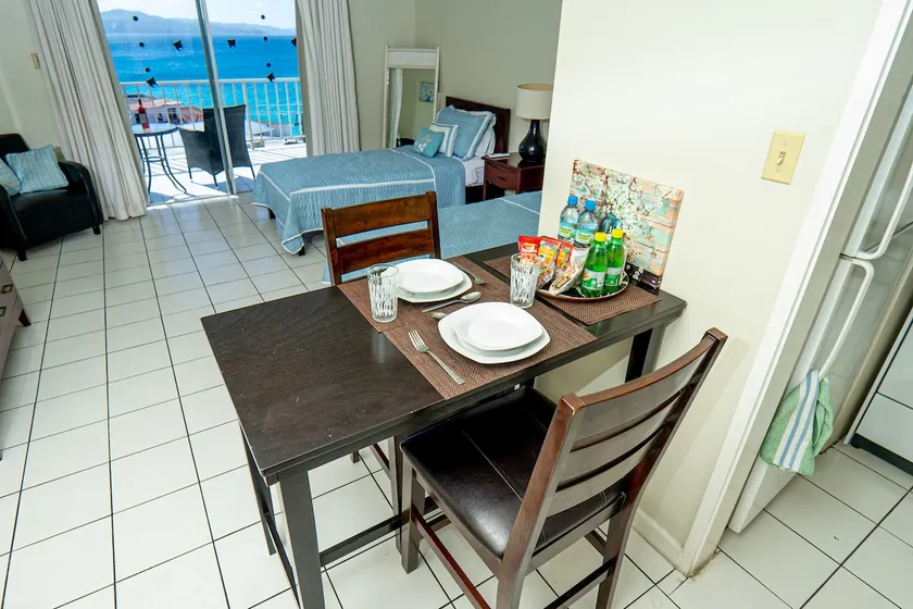 Welcome to stunning Ocean Views at Studio 503 - Image 1