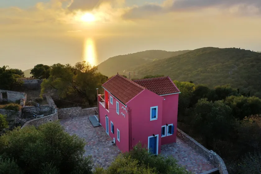 House with a view - Image 1
