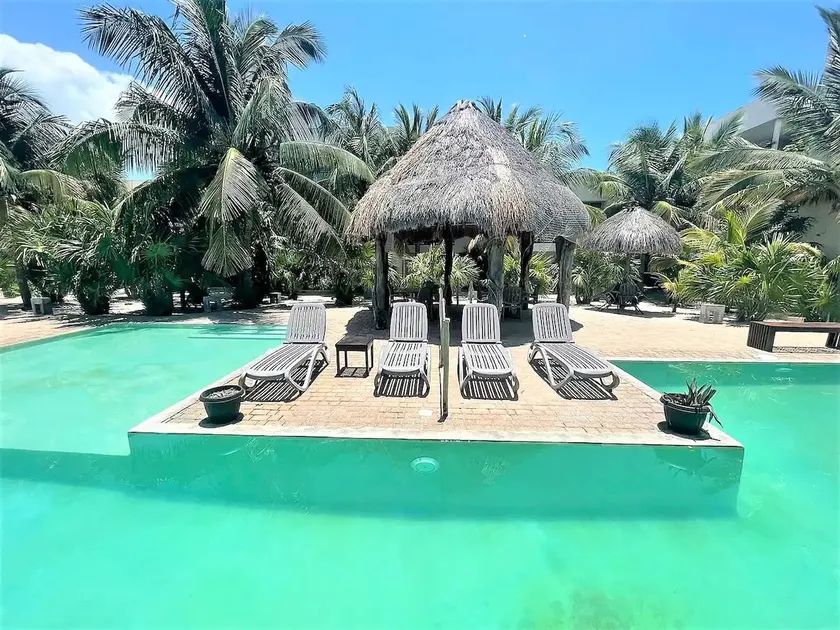Two-bedroom apartment, Playa Chaca, swimming pool, 24/7 security - Image 1