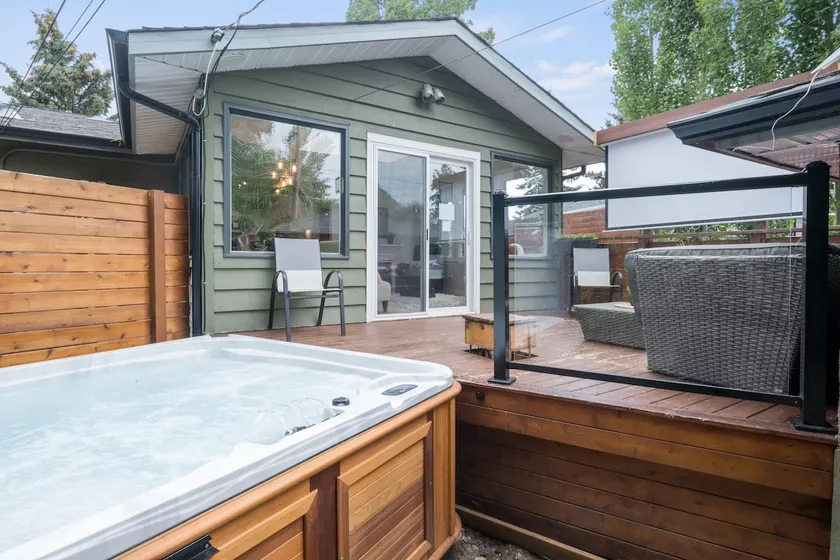 Dreamy Cabin Style Bungalow »Hot Tub&Steam Shower - Image 1