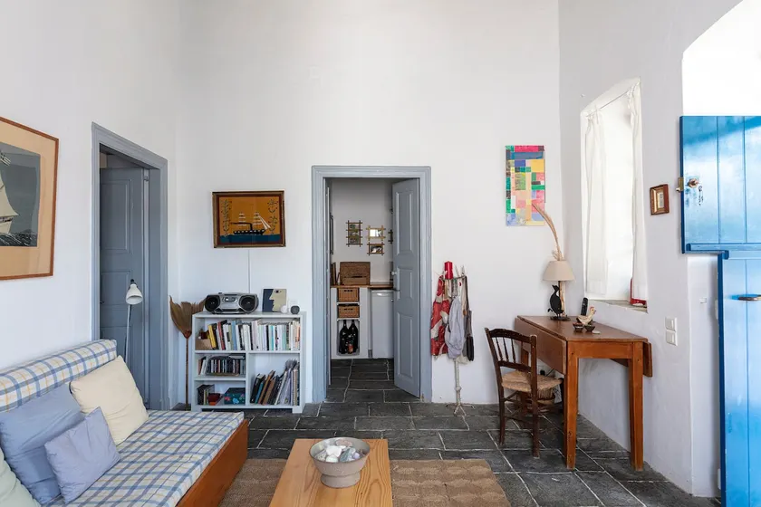 Authentic sifnian house - Image 1