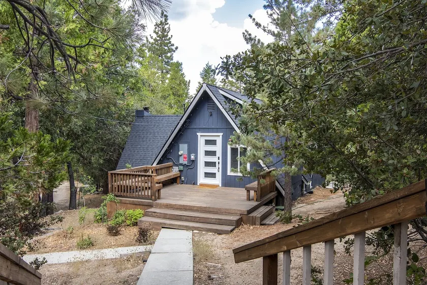 Raccoon Ridge Hot Tub Hideaway - Image 1