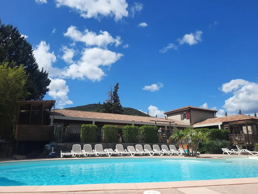 Air-conditioned chalet near the Lac du Salagou - Image 1