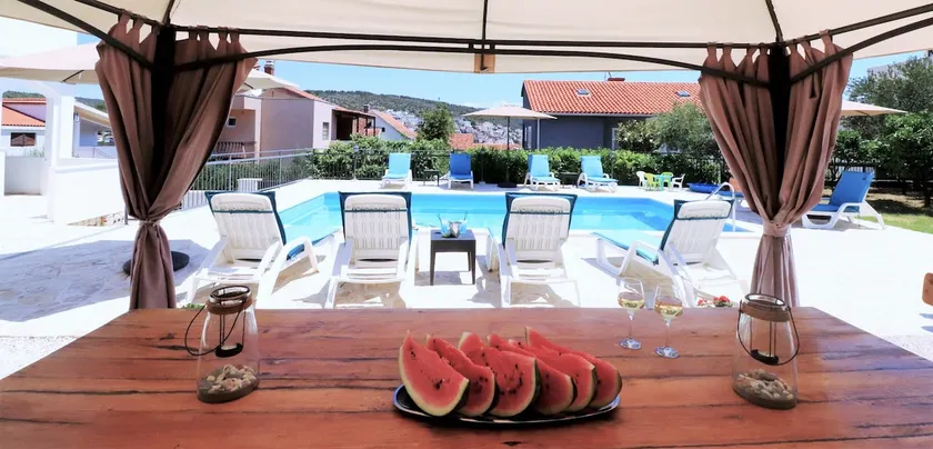 Charmerende Villa Mendula med pool og have, 100m fra stranden - Image 1