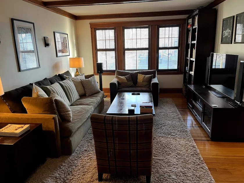 Near Boston Historic two-bedroom with Modern Amenities - Image 1
