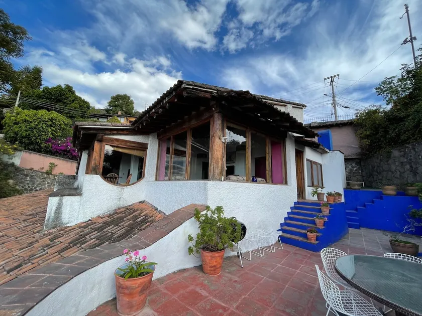 Traditional Mexican house in Valle de Bravo - Image 1