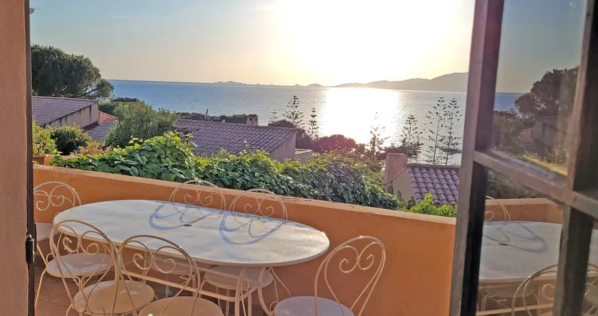 Maison mitoyenne avec 3 chambres et jardin privé à 100m. de la mer - Image 1