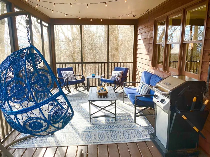 Modern Mountaintop Retreat ~ Hot Tub ~ Deck - Image 1