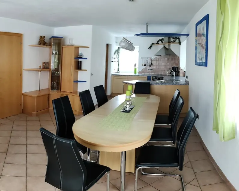 House with basement bar and sauna for 9 people - Image 1
