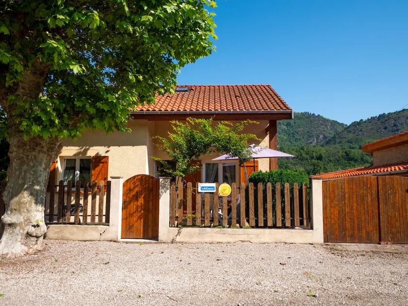 VACATION RENTAL - Image 1