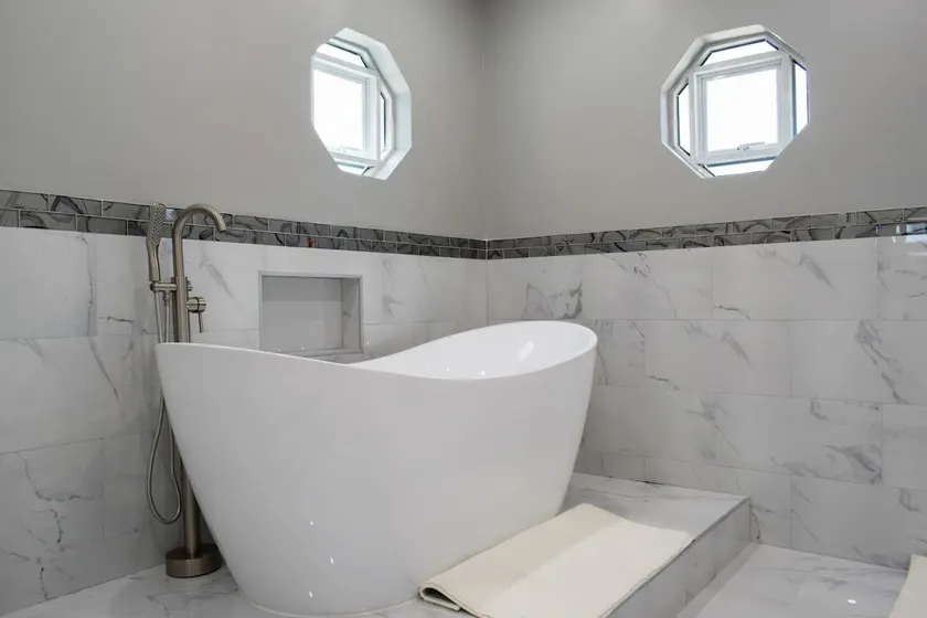 Pines Villa Apartments - Image 1