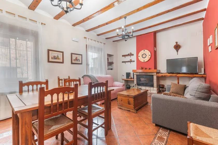 Barranco Las Maravillas cottage in Teruel. - Image 1