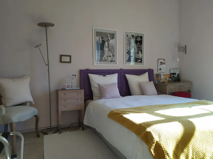 Bright holiday rental in Camargue shared pool - Image 1