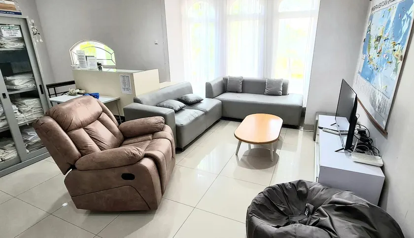 Homiestay Rumah Besar near Golf Island and PIK 2 - Image 1
