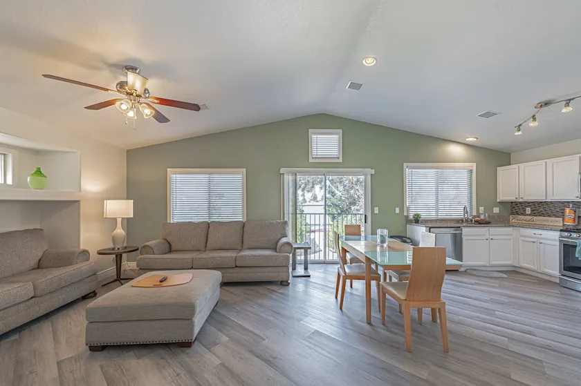 Clean, Cozy, Quiet! Close to everything! & garage! - Image 1