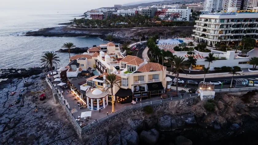 Beachfront Penthouse in Tenerife - Image 1