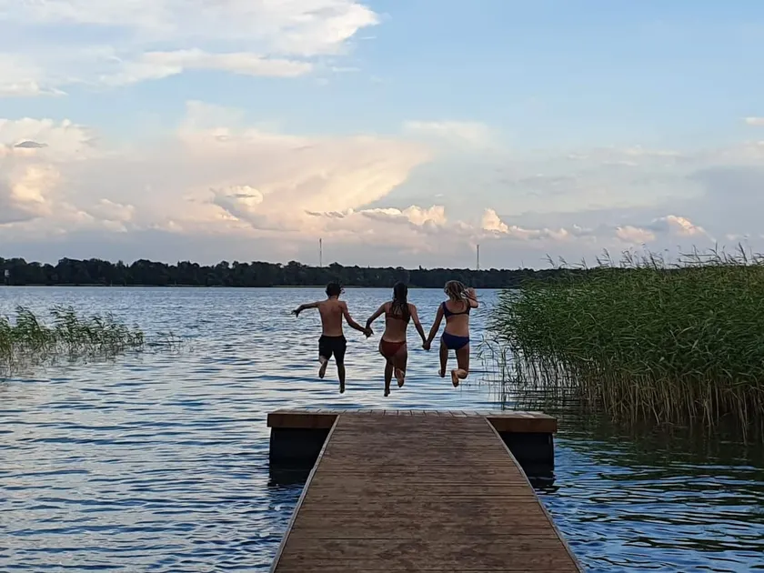 Lakefront Retreat | Beach, Dock & Rowboat - Image 1