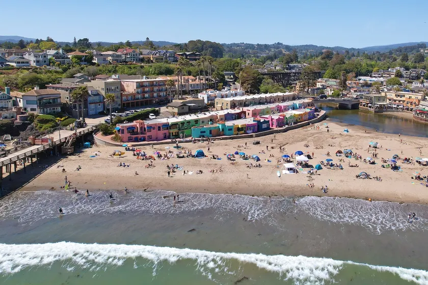 Capitola Venetian Beach Front- 12 Steps to Sand! - Image 1