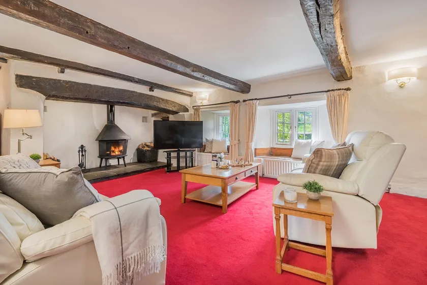Spacious, Aga&fire, village pub, walks from door - Image 1