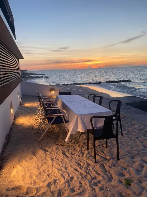 6 BDR Stunning Beachfront House & Private Pool ! - Image 1