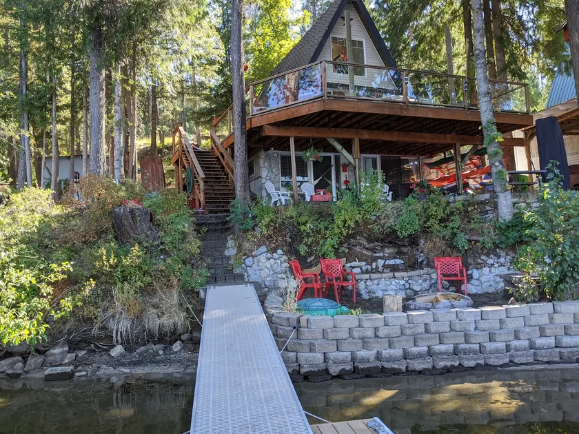 Sacheen Villa Lakefront w/private dock & hot tub! - Image 1