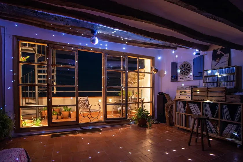 3-BD Gem in Hilltop Wine Village w/ Amazing Views - Image 1