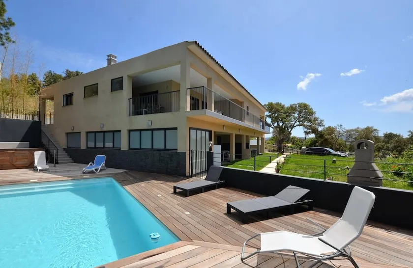 CasaNota Haut de villa 200m2 avec piscine privée - Image 1